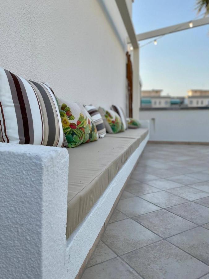 Attico Margherita - La Terrazza Sul Mare กัลลีโปลี ภายนอก รูปภาพ
