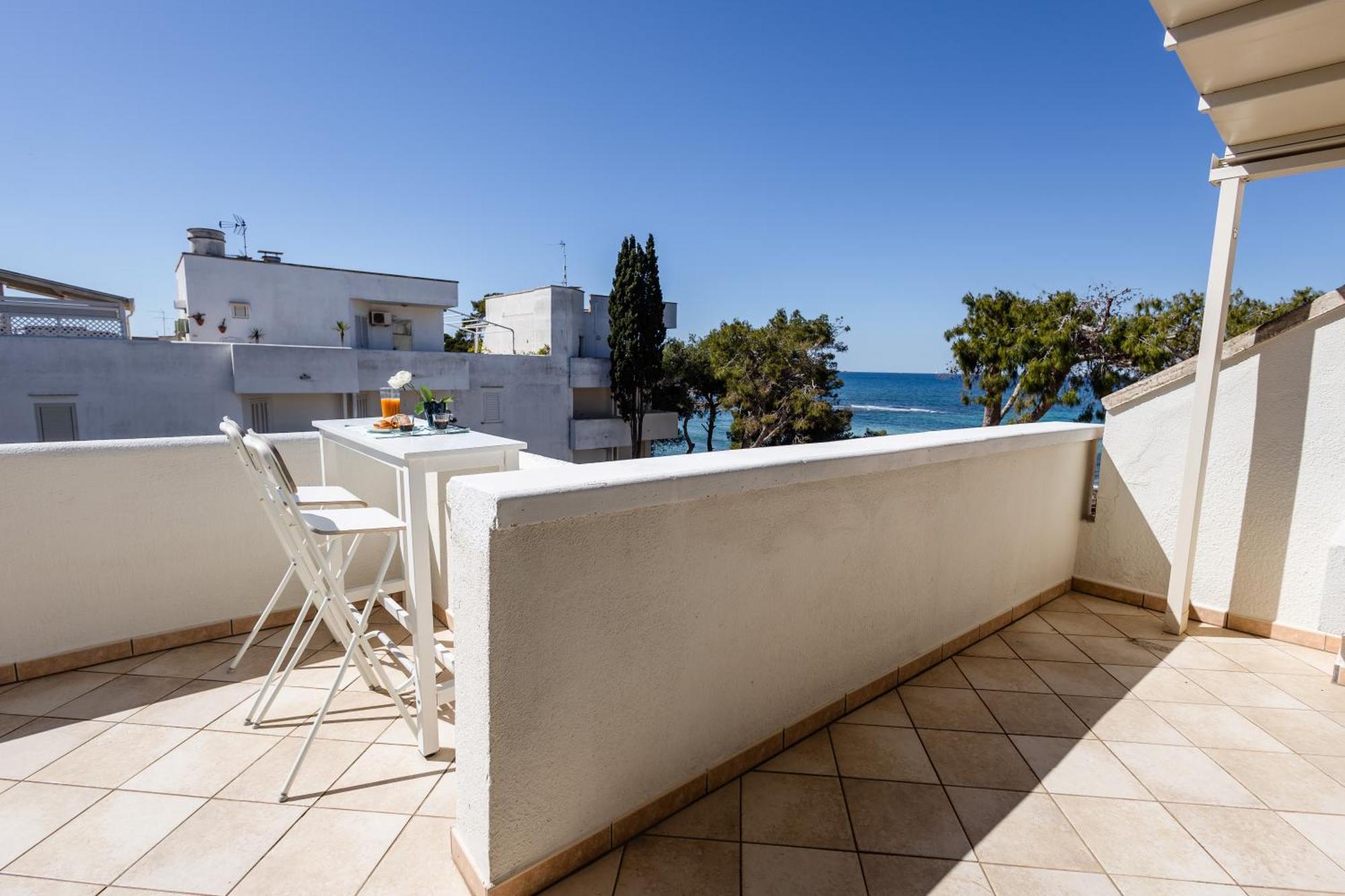 Attico Margherita - La Terrazza Sul Mare กัลลีโปลี ภายนอก รูปภาพ