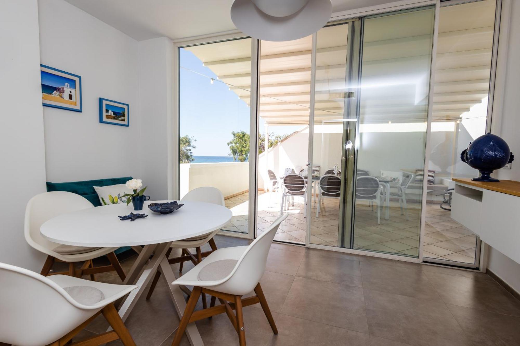 Attico Margherita - La Terrazza Sul Mare กัลลีโปลี ภายนอก รูปภาพ